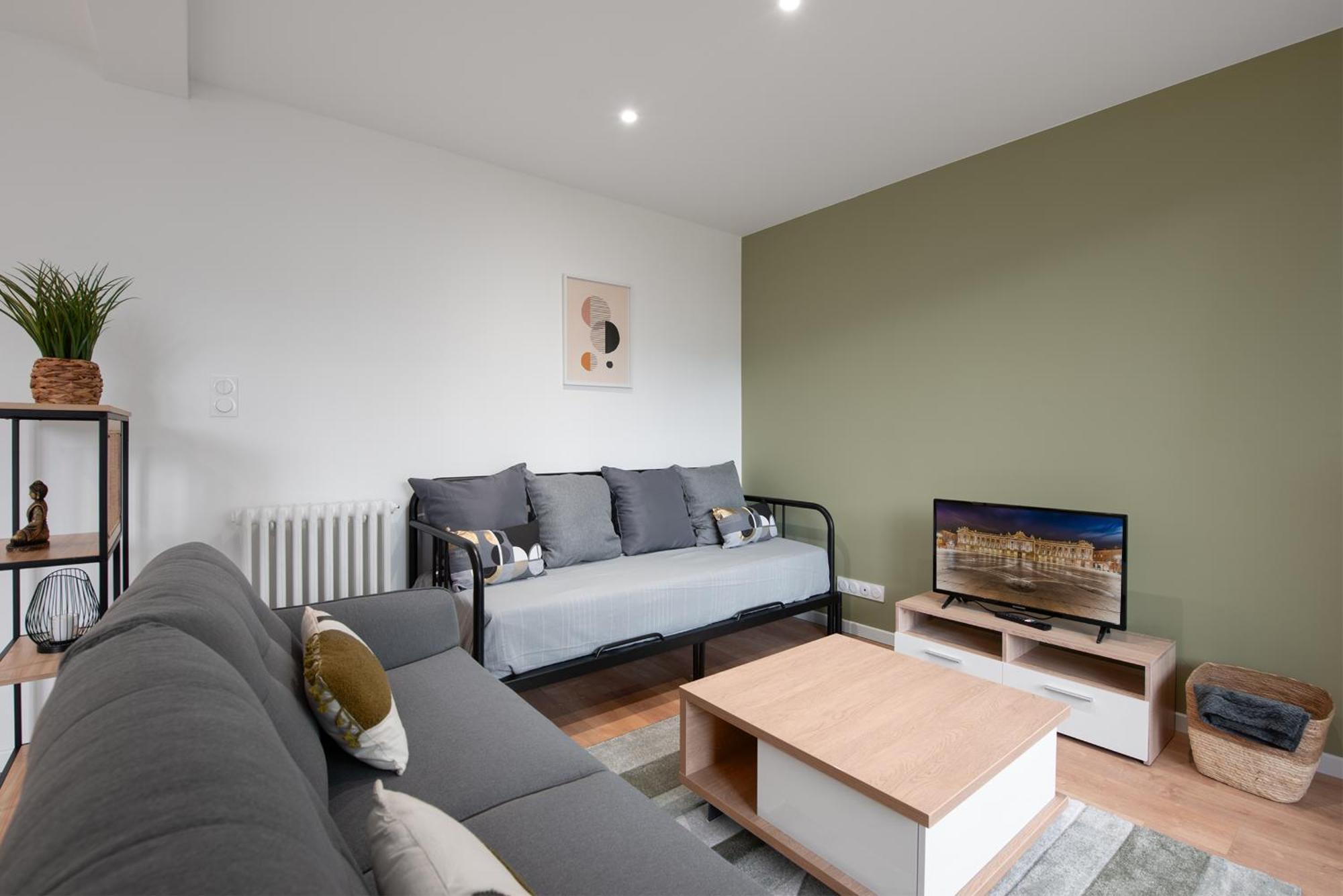 Appartement Spacieux T3 Avec 2 Parkings Gratuits Et 2 Balcons