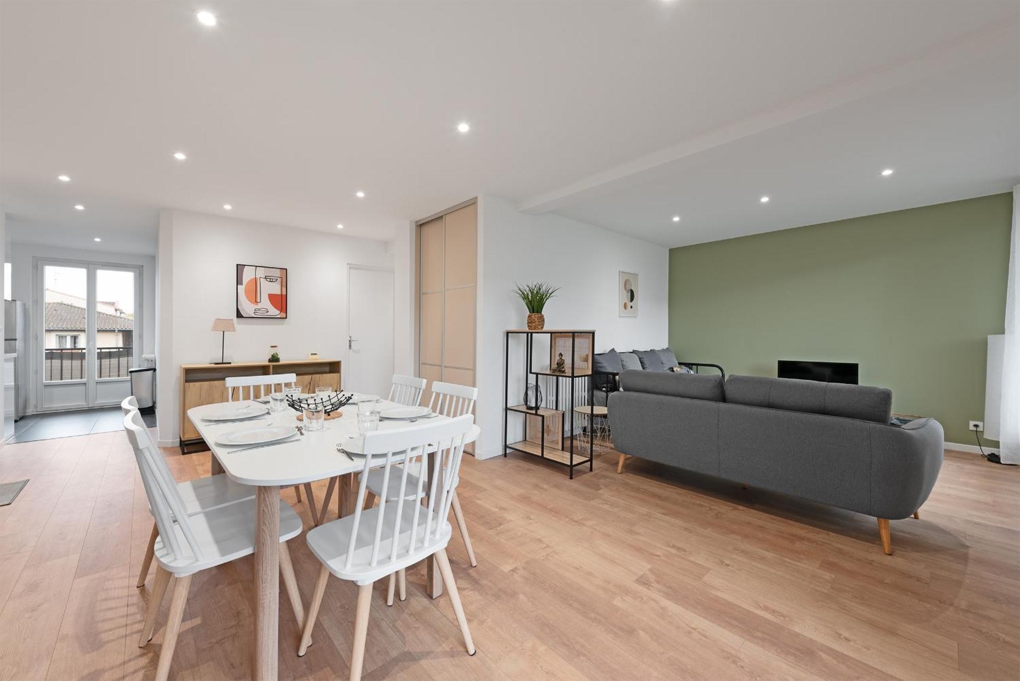 Spacieux T3 Avec 2 Parkings Gratuits Et 2 Balcons Appartement